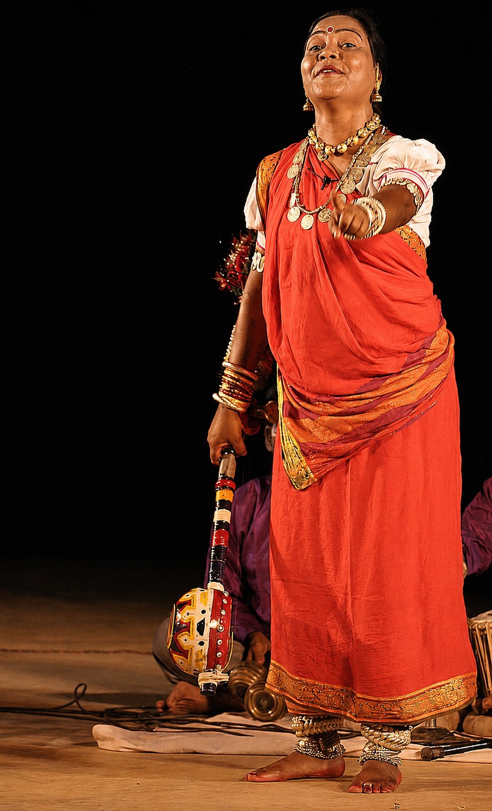 Teejan Bai performing in the Kapalik style